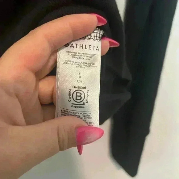 Athleta Sunrise V Neck Sweatshirt Womens Size Small Black Soft - Picture 6 of 6